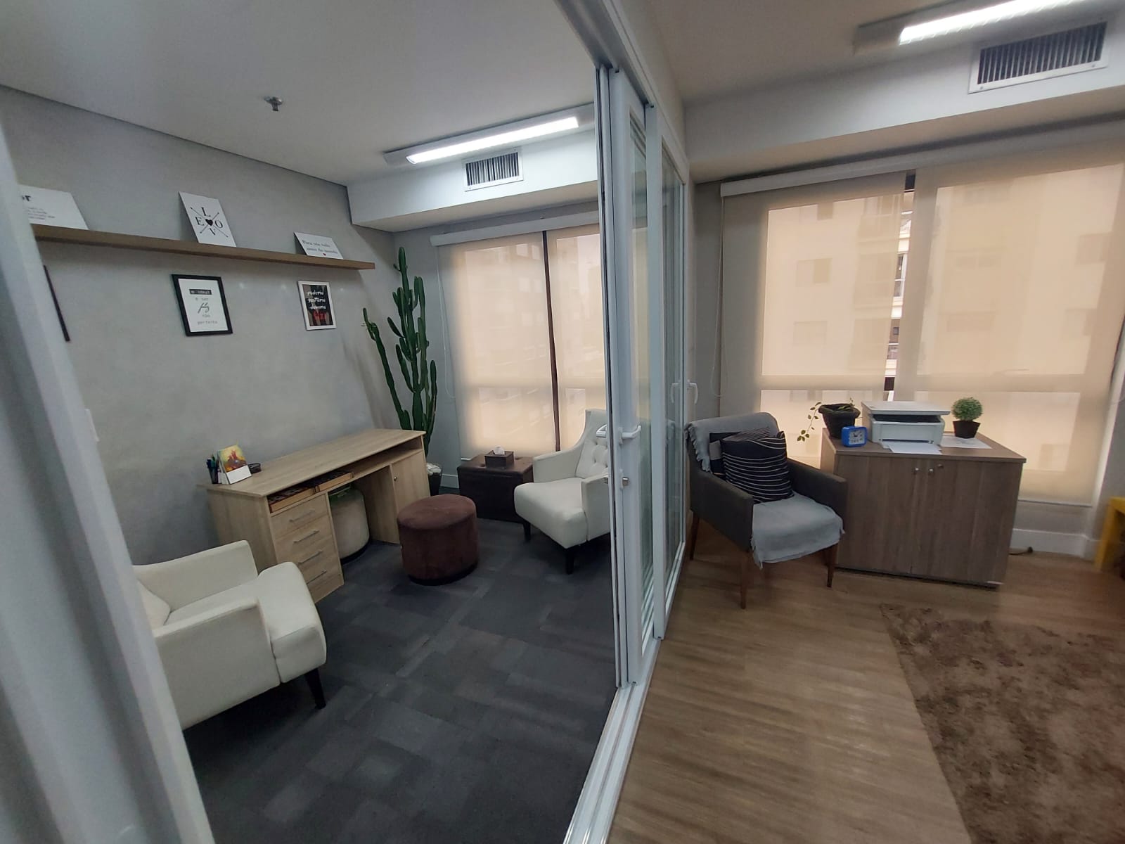 Interior do consultório de atendimento psicológico